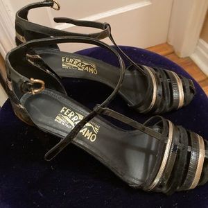 Women’s designer pump